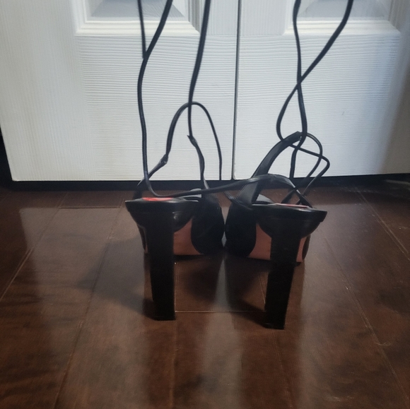 Black pointed tie-up heels (10) - Picture 4 of 5